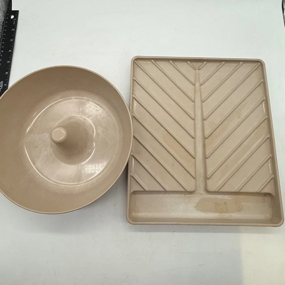 Anchor Hocking Microwave Bacon Rack and Bundt Cake Pan Set Tan PM‎ 469-TI 459-TI